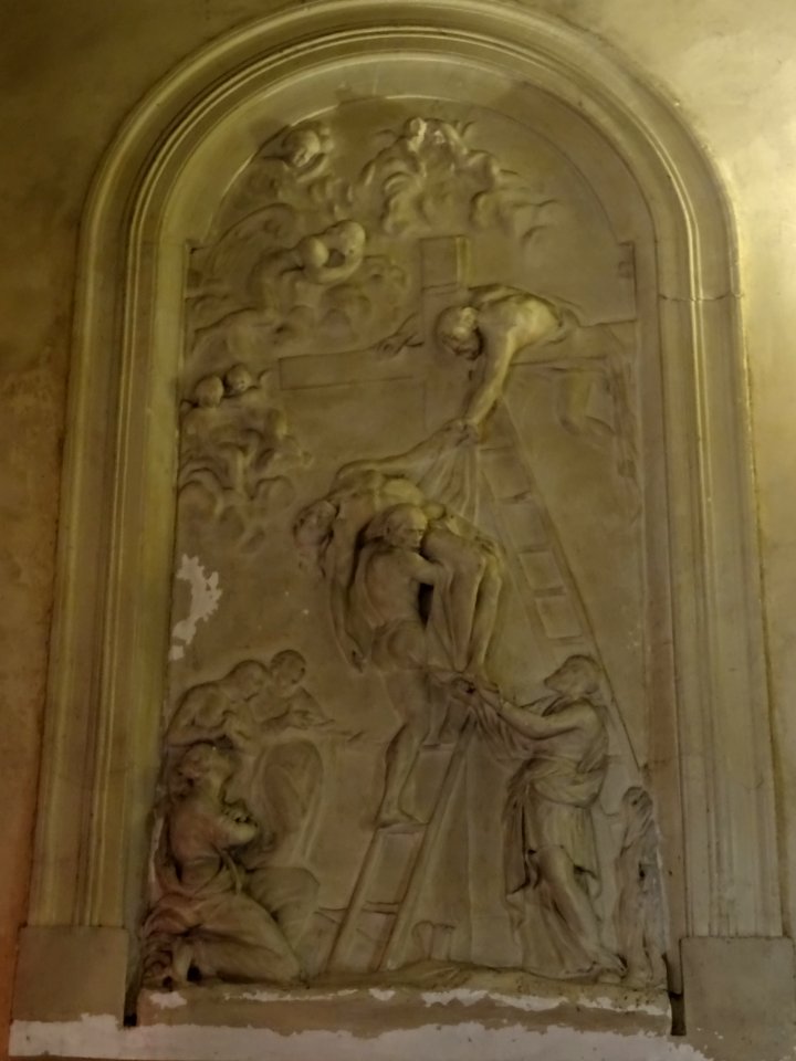 Bas-relief de l'église Saint-Romain de Sèvres, 1 rue de l'… 