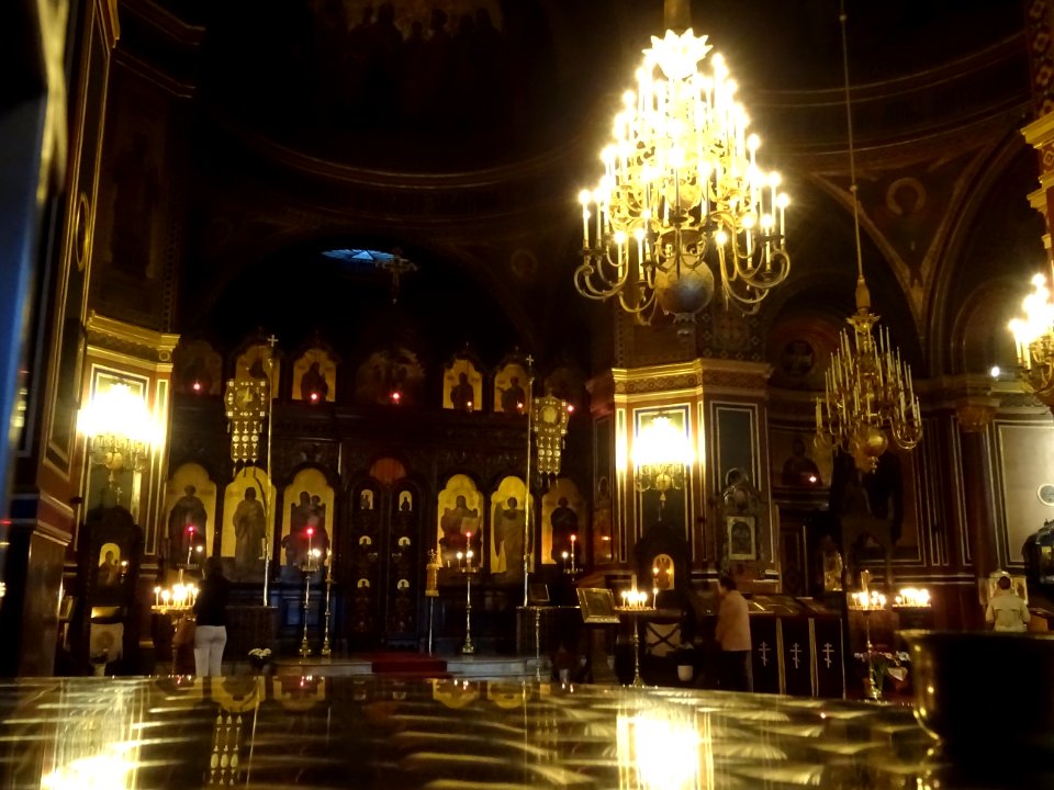 Intérieur de la cathédrale Saint-Alexandre-Nevsky, rue Dar… 