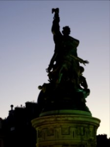 Monument du maréchal Moncey, un groupe en bronze haut de… 