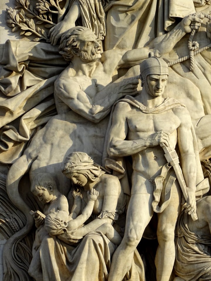 Détail du haut-relief La Paix de 1815 par Antoine Étex. … 