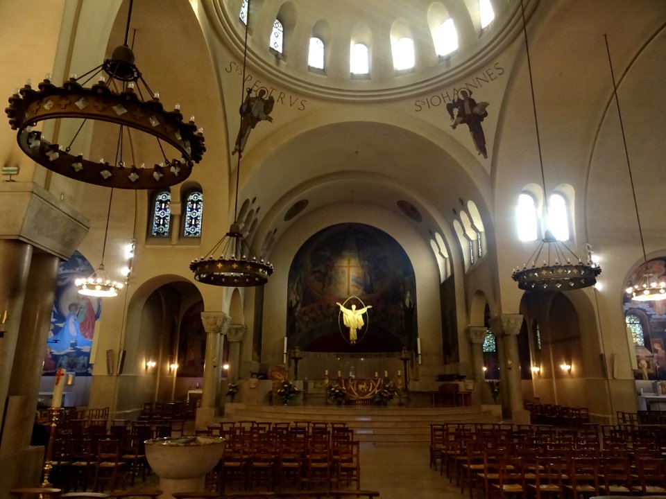 Nef de l'église Saint-Ferdinand-des-Ternes, à l'angle de l… 