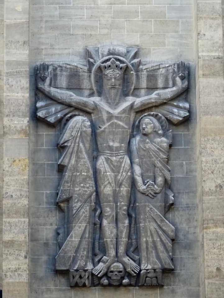 Sculpture à l'extérieur de l'église Saint-Ferdinand-des-Te… 