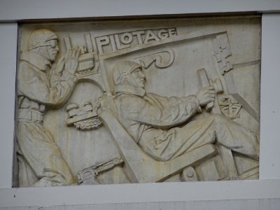 Bas-relief Pilotage, Ecole nationale supérieure des tech… 