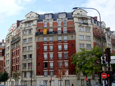 Immeuble à l'angle du boulevard Murat et de l'avenue Marce… 