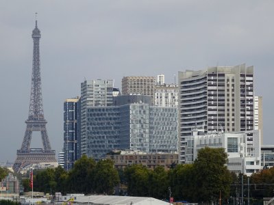 Immeubles du Front de Seine et Tour Eiffel, depuis le Pont… 