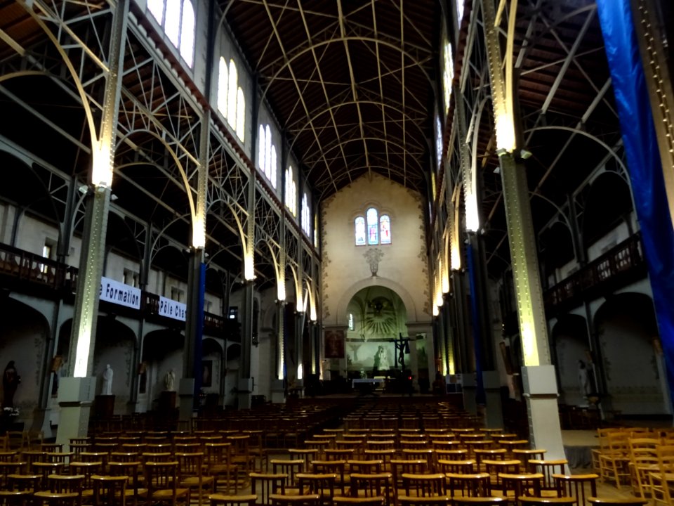 Nef de l'église Notre-Dame-du-Travail de Paris, 14e arr., … 