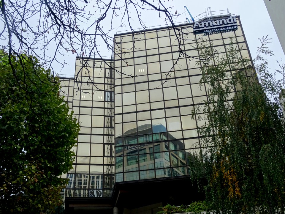Réflexions dans l'immeuble Amundi, boulevard Pasteur, 15e … 