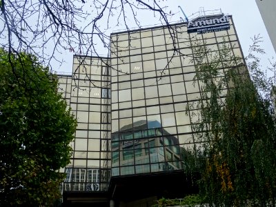 Réflexions dans l'immeuble Amundi, boulevard Pasteur, 15e … 