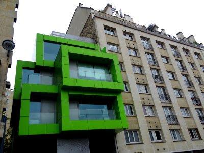 Immeuble moderne vert acidulé, 43 bis rue Desnouettes, 15e… 