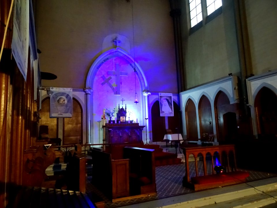 Nef de l'église Sainte-Rita, église catholique gallicane, … 