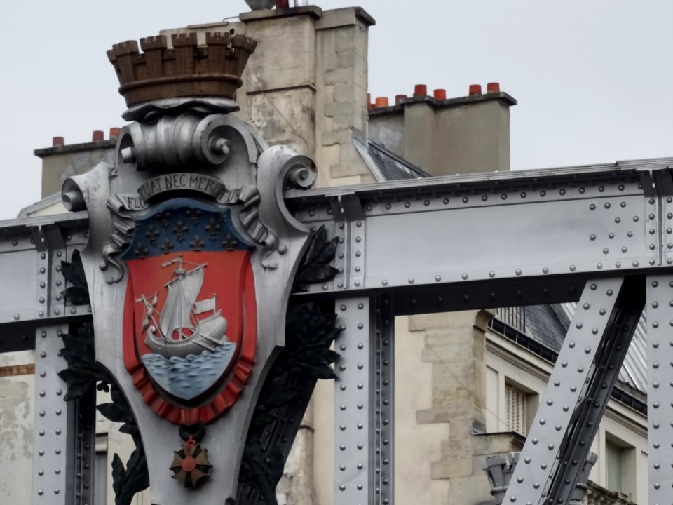 Blason de la ville de Paris, Fluctuat Nec Mergitur, sur … 