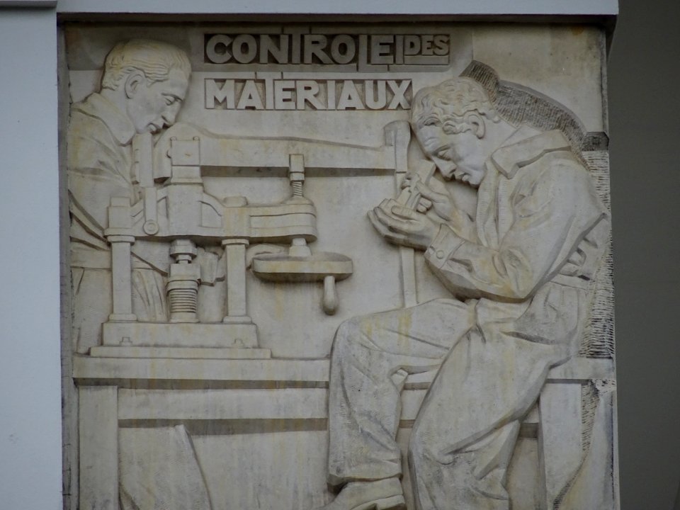 Bas-relief Controle des materiaux, Ecole nationale supér… 