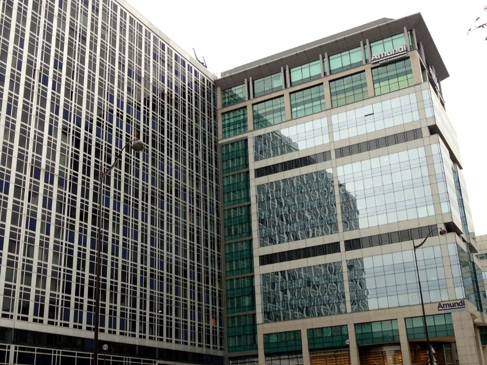 Réflexions dans l'immeuble Amundi, boulevard Pasteur, 15e … 