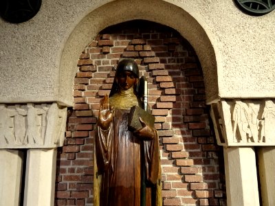Statue de la Vierge en bois, église Sainte-Odile de Paris,… 