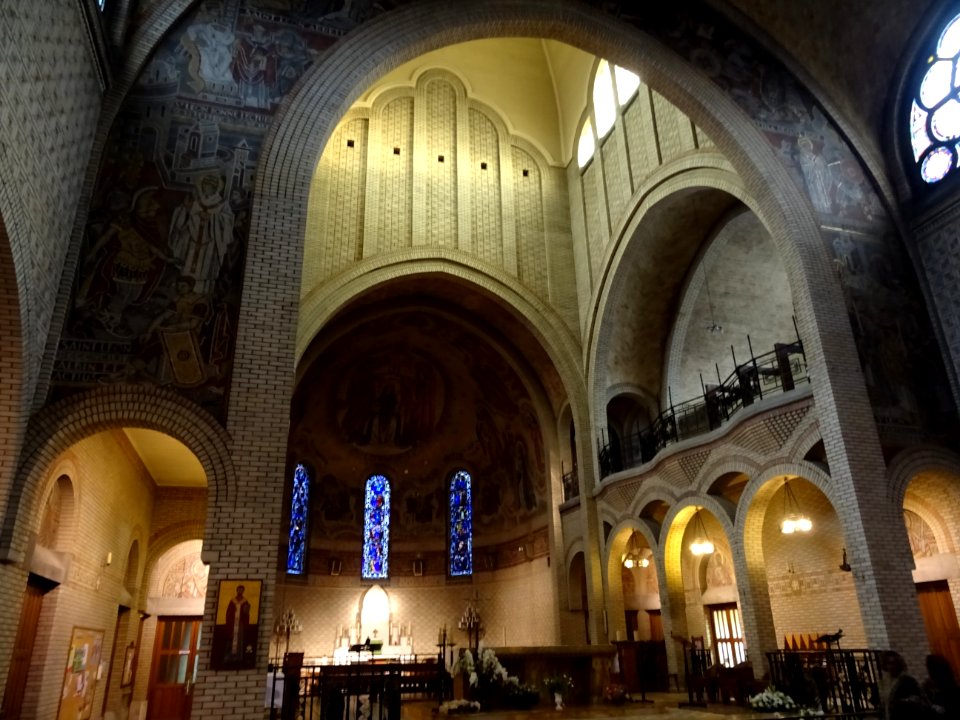 Nef de l'église Saint-Léon, place du Cardinal-Amette, 15e … 