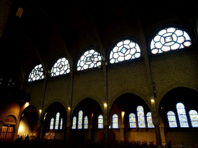 Nef de l'église Saint-Léon, place du Cardinal-Amette, 15e … 