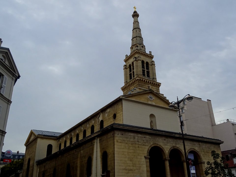 Eglise Saint-Jean-Baptiste de Grenelle, rue des Entreprene… 
