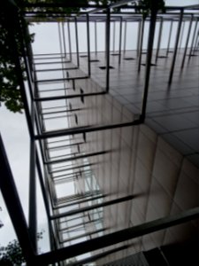 Eglise Notre-Dame-de-l’Arche-d'Alliance, cube de 18m de cô… 