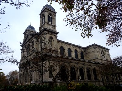 Eglise Saint-François-Xavier, place du Président-Mithouard… 