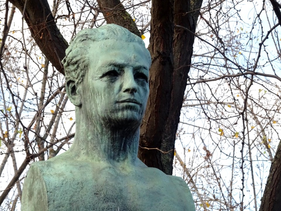 Monument au général Diego Brosset, quai Branly, 15e arr.… 