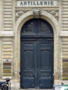 Porte du bâtiment Artillerie, Ecole Militaire, Place Jof… 
