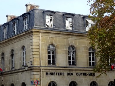 Ministère des Outre-mer, à l'angle du boulevards des Inval… 