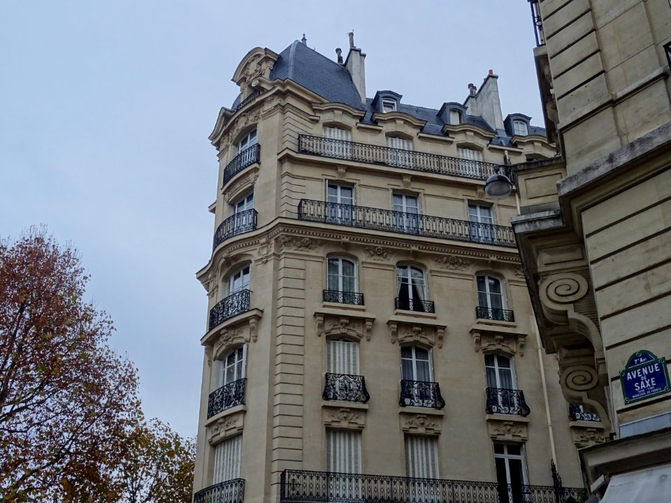 Immeuble à l'angle de l'avenue de Saxe, 7e arr., Paris 