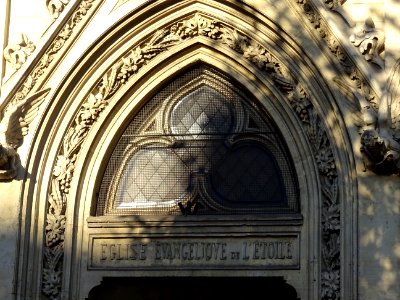 Détail de la façade de l'Eglise protestante unie de l'Étoi… 