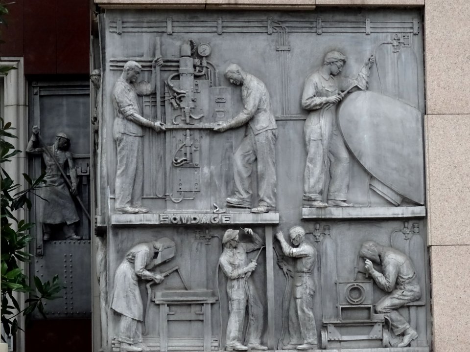 Soudage, bas-relief, au siège de la Fédération française… 