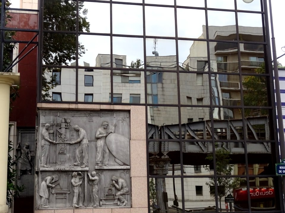 Soudage, bas-relief, au siège de la Fédération française… 