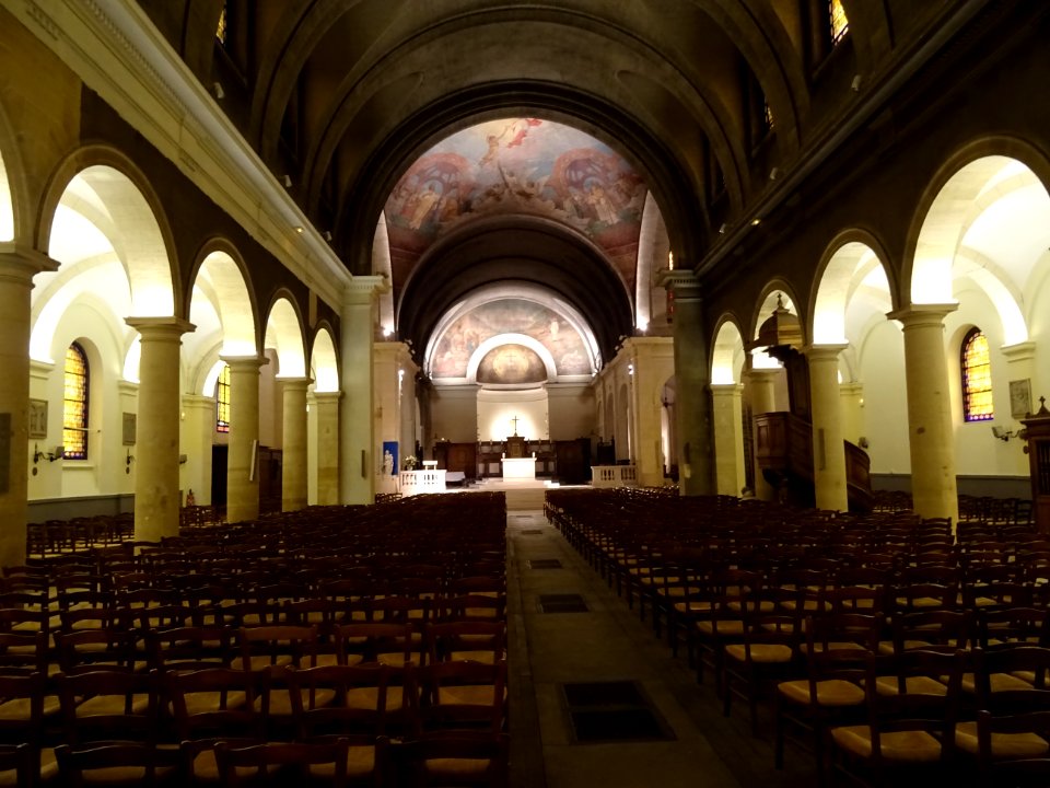 Nef de l'église Saint-Jean-Baptiste de Grenelle, rue des E… 