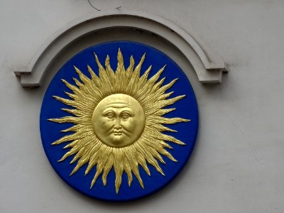 Un soleil couleur doré 