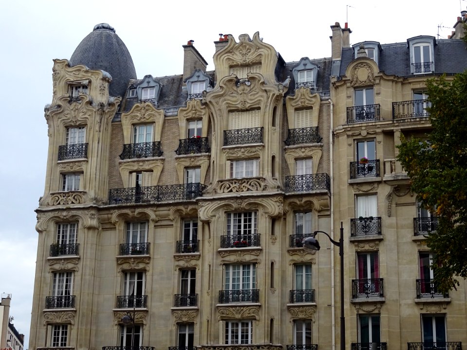 Immeuble au 24 place Etienne Pernet, 15e arr., Paris 