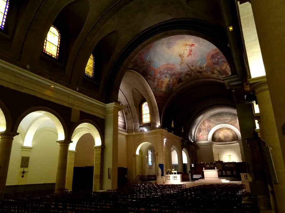 Nef de l'église Saint-Jean-Baptiste de Grenelle, rue des E… 