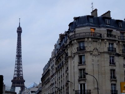 La Tour Eiffel, vue du quai de Grenelle, 15e arr., Paris 