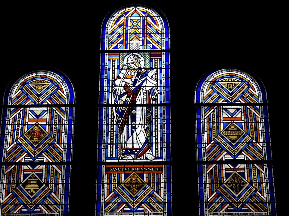 Vitraux de l'église Saint-Léon, place du Cardinal-Amette, … 
