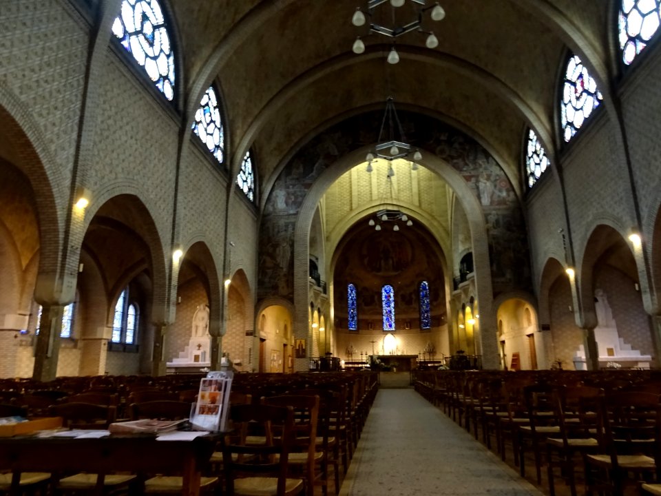 Nef de l'église Saint-Léon, place du Cardinal-Amette, 15e … 