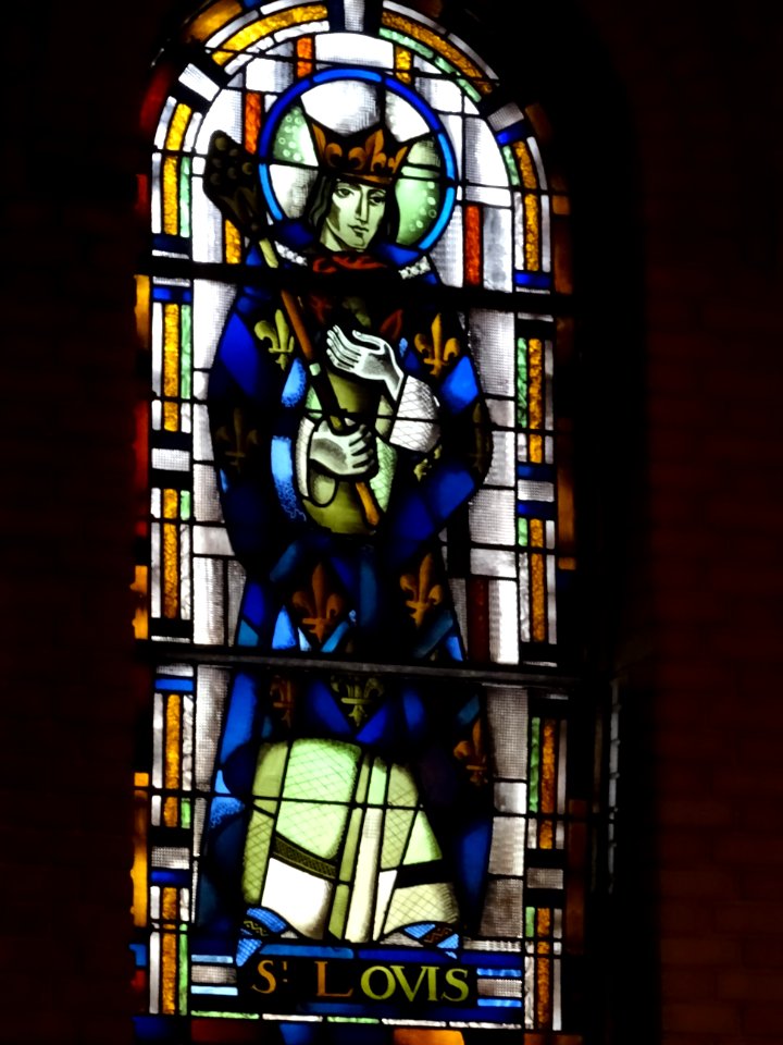 Vitrail St Louis de l'église Saint-Léon, place du Cardin… 