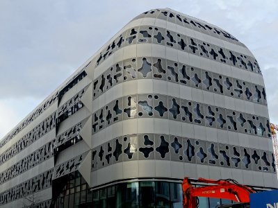 Immeuble moderne dans la rue Marie-George Picquart, 17e ar… 