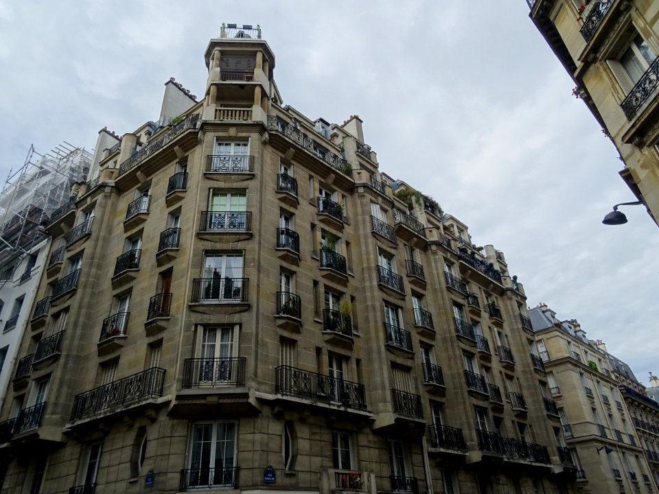 Immeuble à l'angle de la rue Maublanc et de la rue Bausset… 
