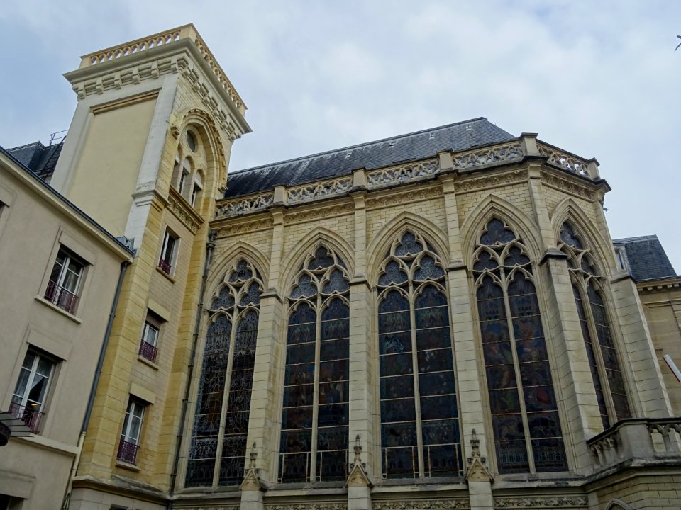 Chapelle des sœurs Sainte-Marie-de-la-Famille de la cliniq… 