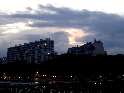 Immeubles et la Seine, vue depuis le 15e arr., Paris 