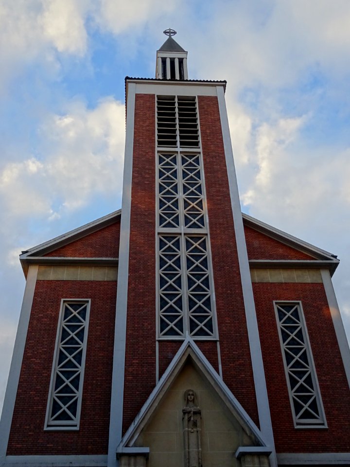Eglise Sainte-Thérèse de l'enfant Jésus, 62 rue de l'ancie… 