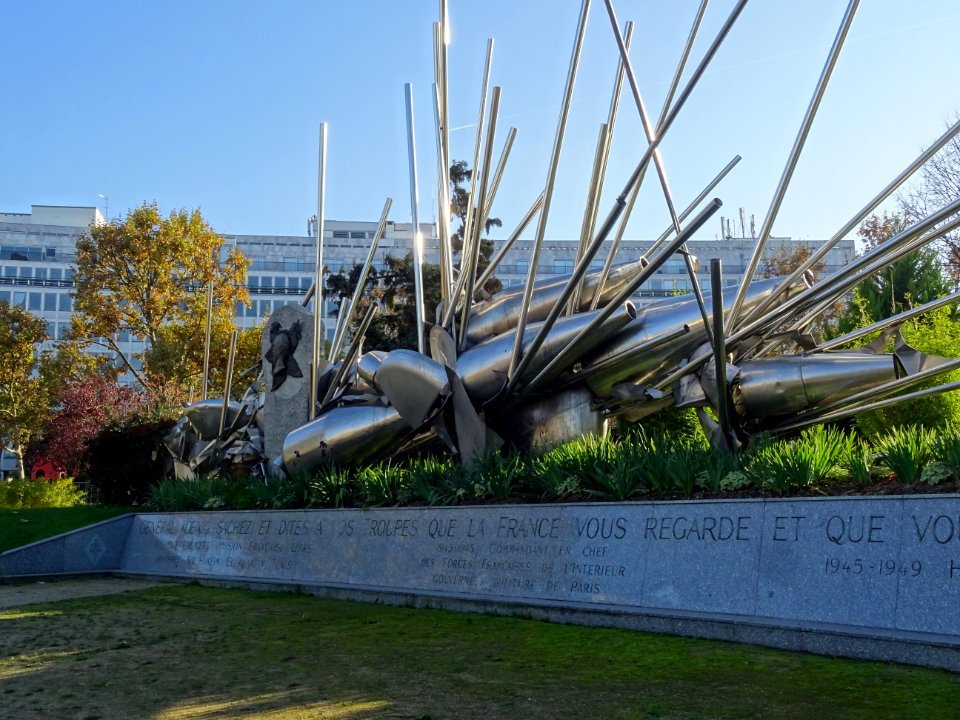 Sculpture de métal : Monument au Général Koenig, Marécha… 