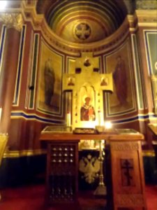 Autel et croix de la cathédrale Saint-Alexandre-Nevsky, ru… 