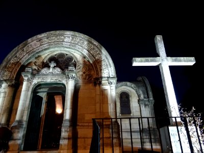 Eglise Notre-Dame-de-Compassion de Paris, place du Général… 