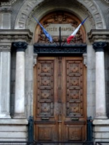 Porte du Lycée Chaptal, 45 boulevard des Batignolles, 8e a… 