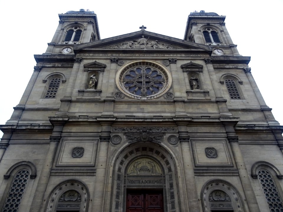 Eglise Saint-François-Xavier, place du Président-Mithouard… 
