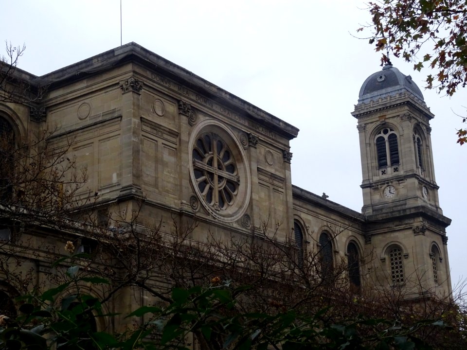 Eglise Saint-François-Xavier, place du Président-Mithouard… 