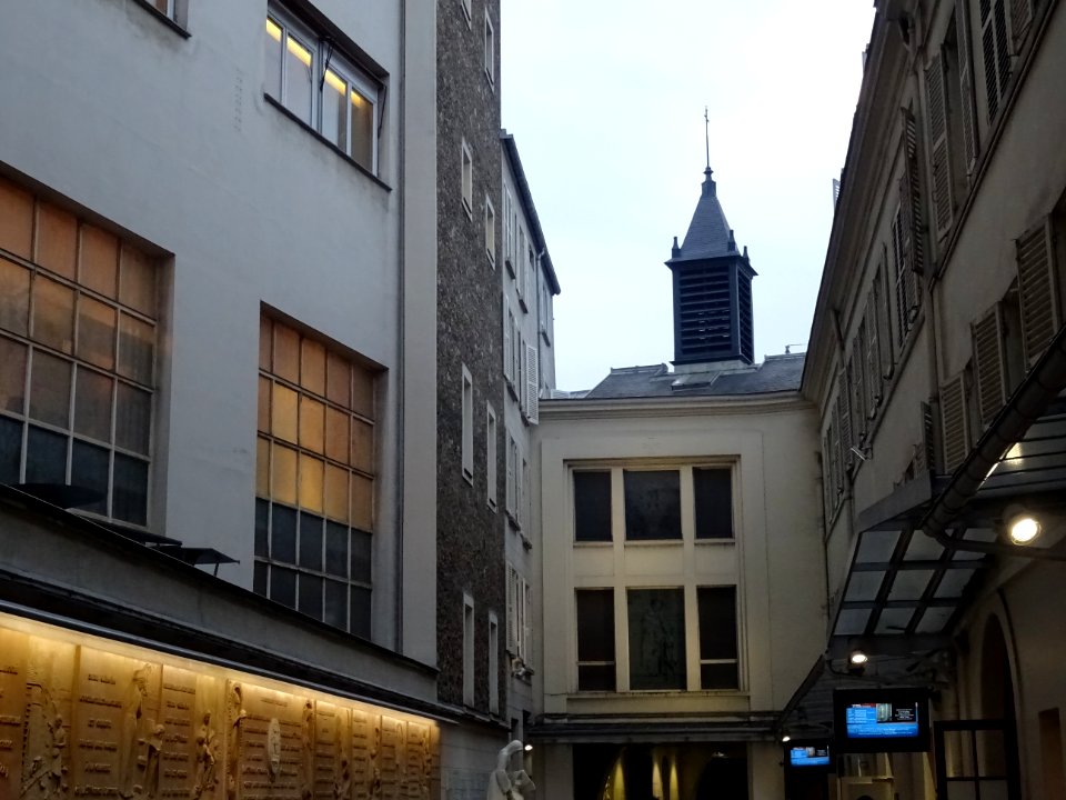 Chapelle Notre-Dame-de-la-Médaille-miraculeuse, 140 rue du… 